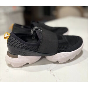 Sorel Kinetic Impact Strap Sneakers Black Slip On Mesh Chunky Sole Womens 7